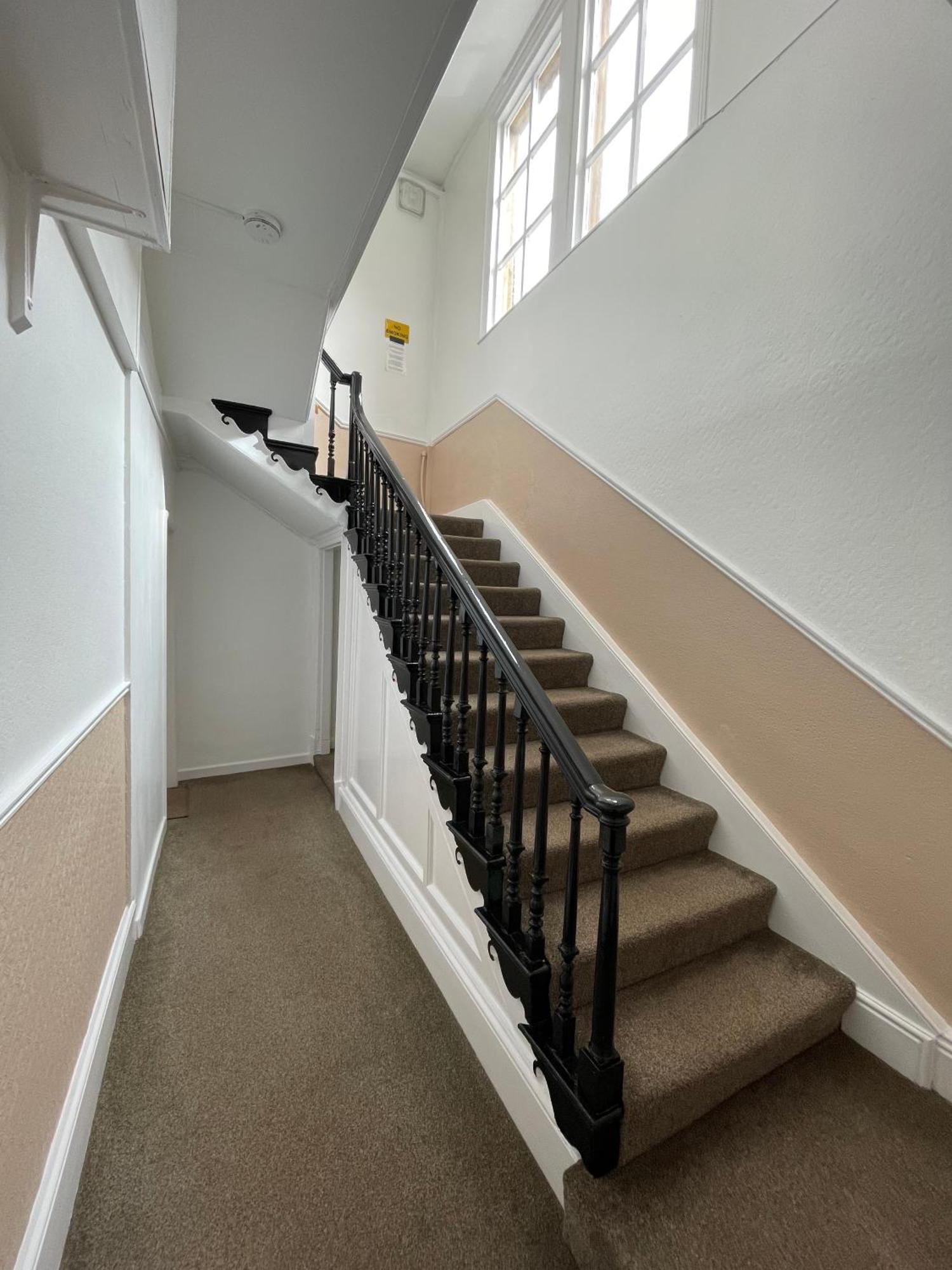 Stay In Yeovil Town Centre, Large 2 Bd Apt With Parking, Sleeps 4 Экстерьер фото
